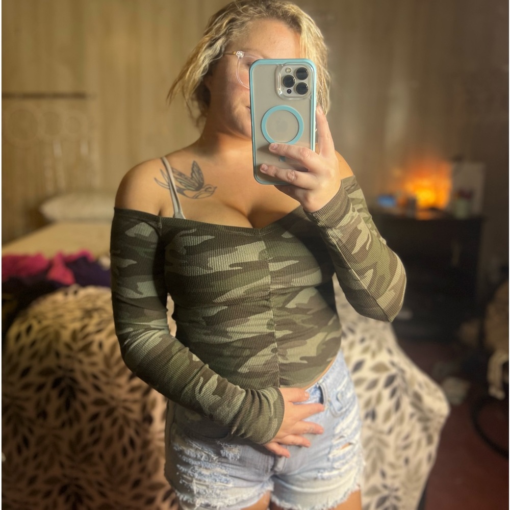 Hollister Camo Crop Top Long Sleeve